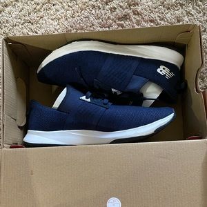 New balance womens cross training sneakers size 8.5 ** original box*
